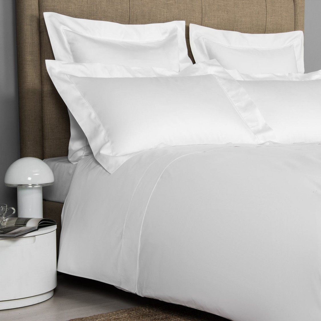 T200- white bed linen, htamerica